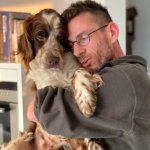 Founder of Setter Rescue Netherlands, Alex Voenken and a rescue dog