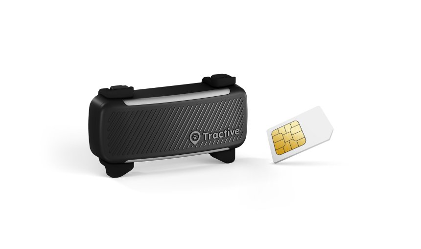 A Tractive DOG 6 GPS tracker for pets and SIM card