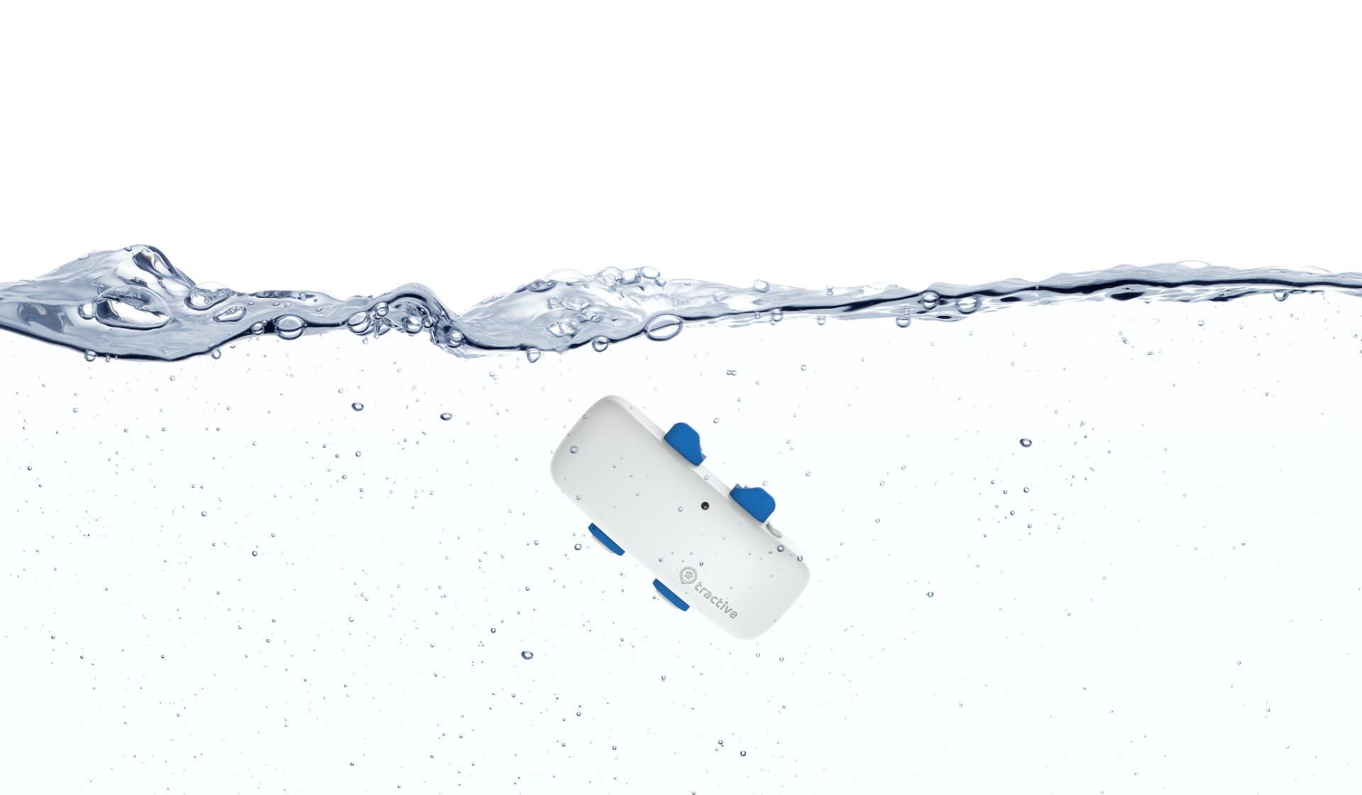 The Tractive GPS tracker under the water.